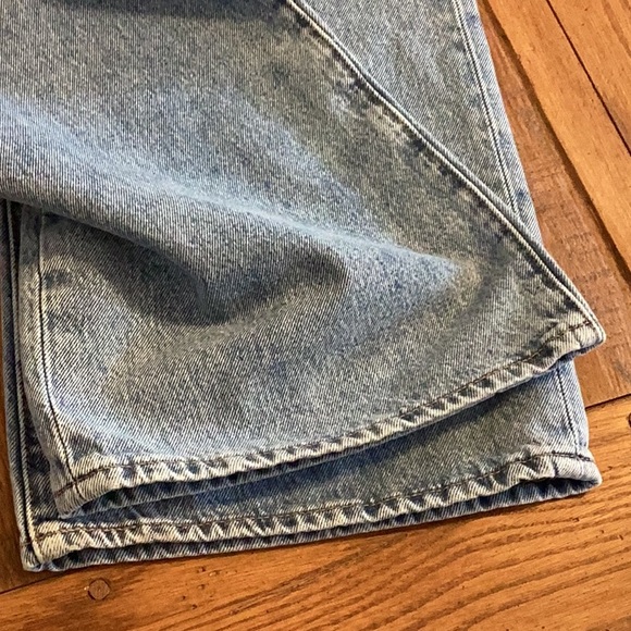 Levi’s rib cage wide leg, light wash denim blue jeans. Women’s size 27 - Picture 14 of 16